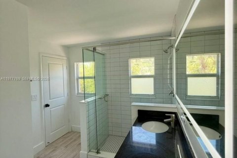 Купить таунхаус в Форт-Лодердейл, Флорида 3 спальни, 127.46м2, № 2041987 - фото 29