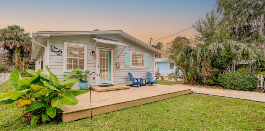 House in Saint Augustine, Florida 3 bedrooms, 107.02 sq.m. № 853428