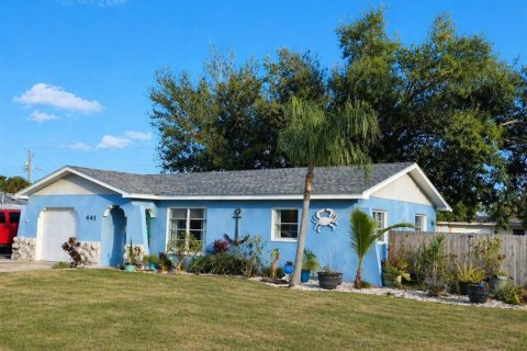 House in Venice, Florida 3 bedrooms, 109.62 sq.m. № 2156147