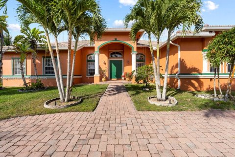 House in Homestead, Florida 4 bedrooms, 313.36 sq.m. № 1480235 - photo 11