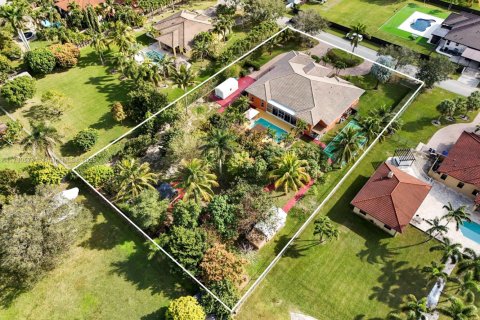 House in Homestead, Florida 4 bedrooms, 313.36 sq.m. № 1480235 - photo 7