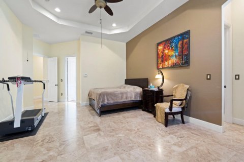 House in Homestead, Florida 4 bedrooms, 313.36 sq.m. № 1480235 - photo 29