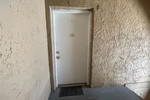Condominio en alquiler en Orlando, Florida, 2 dormitorios, 84.08 m2 № 1901618 - foto 1