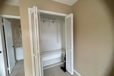 Condominio en alquiler en Orlando, Florida, 2 dormitorios, 84.08 m2 № 1901618 - foto 9