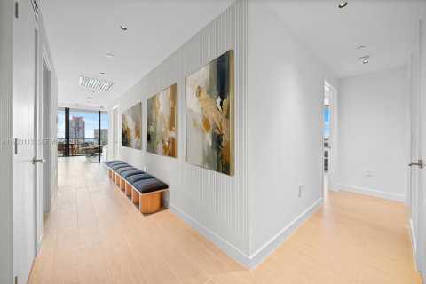 Condominio en venta en Miami Beach, Florida, 3 dormitorios, 202.34 m2 № 1977406 - foto 13