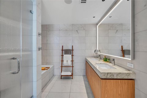 Condominio en venta en Miami Beach, Florida, 3 dormitorios, 202.34 m2 № 1977406 - foto 26
