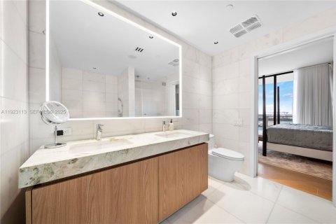 Condominio en venta en Miami Beach, Florida, 3 dormitorios, 202.34 m2 № 1977406 - foto 7