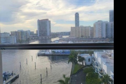 Condominio en venta en Hallandale Beach, Florida, 1 dormitorio, 74.14 m2 № 2186682 - foto 7
