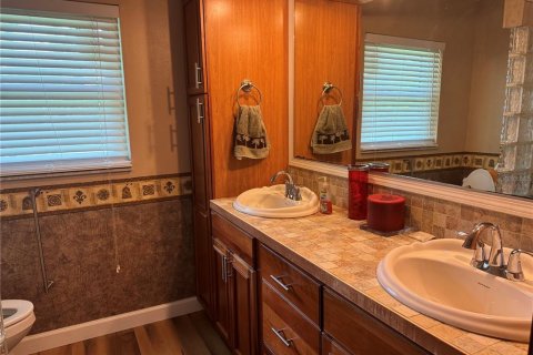 House in Sarasota, Florida 3 bedrooms, 210.8 sq.m. № 1840172 - photo 18