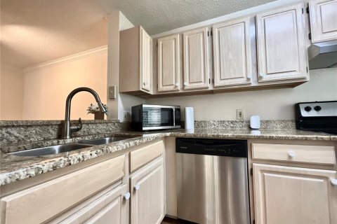 Condo in Oviedo, Florida, 1 bedroom № 2402750 - photo 4