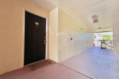 Condo in Oviedo, Florida, 1 bedroom № 2402750 - photo 15