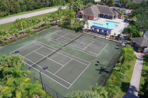 Condo in Oviedo, Florida, 1 bedroom № 2402750 - photo 19