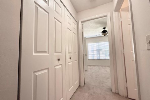 Condo in Oviedo, Florida, 1 bedroom № 2402750 - photo 8