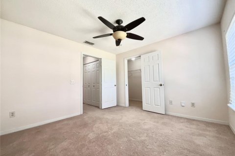 Condo in Oviedo, Florida, 1 bedroom № 2402750 - photo 14