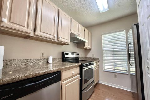 Condo in Oviedo, Florida, 1 bedroom № 2402750 - photo 3