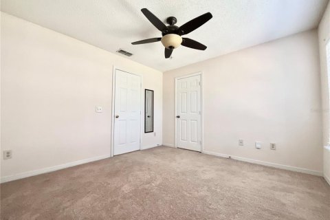 Condo in Oviedo, Florida, 1 bedroom № 2402750 - photo 10
