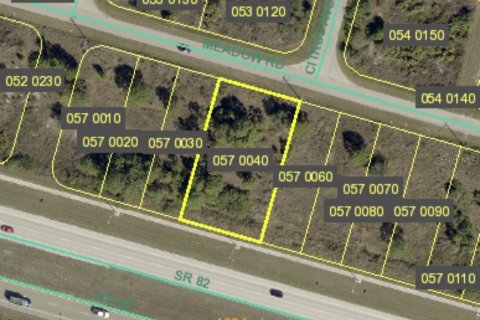 Land in Lehigh Acres, Florida № 1908357 - photo 1