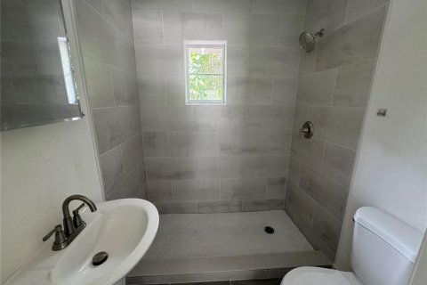 Propiedad comercial en venta en Clearwater, Florida, 4 dormitorios, 135.27 m2 № 1757603 - foto 10