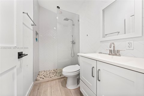 Casa en venta en Miami, Florida, 4 dormitorios, 244.33 m2 № 2077346 - foto 26