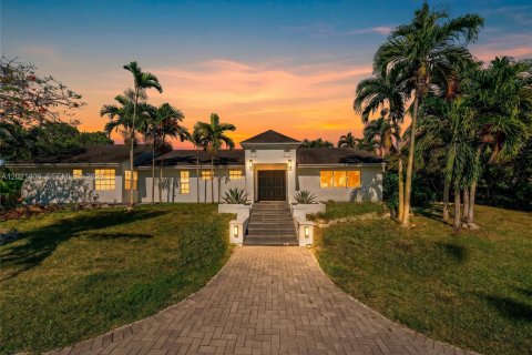 Casa en Miami, Florida 4 dormitorios, 244.33 m2 № 2077346