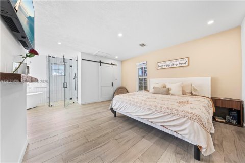 Casa en venta en Miami, Florida, 4 dormitorios, 244.33 m2 № 2077346 - foto 14