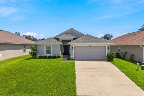 House in Ocala, Florida 4 bedrooms, 149.39 sq.m. № 2341718