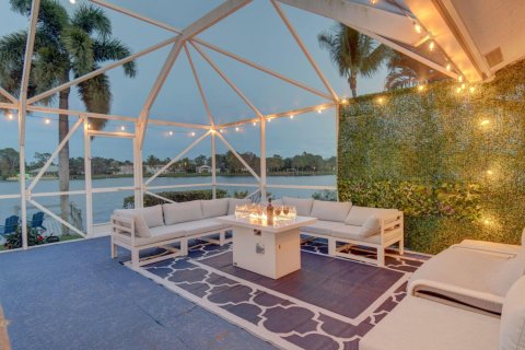 Villa ou maison à louer à Wellington, Floride: 5 chambres, 304.44 m2 № 1182092 - photo 1