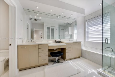 Touwnhouse à vendre à Hollywood, Floride: 3 chambres, 232.07 m2 № 2170589 - photo 12
