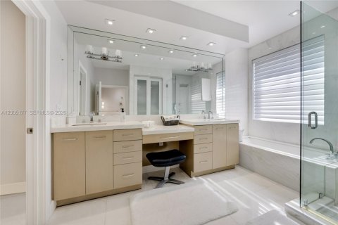 Touwnhouse à vendre à Hollywood, Floride: 3 chambres, 232.07 m2 № 2170589 - photo 13