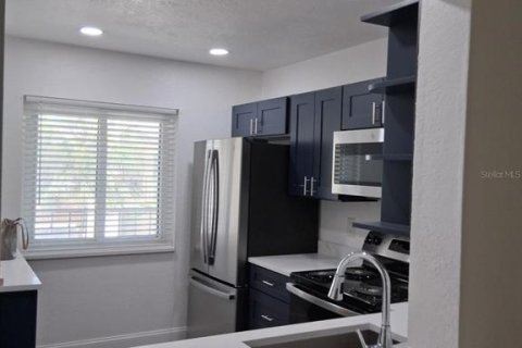 Copropriété à louer à Clearwater, Floride: 1 chambre, 63.36 m2 № 2410610 - photo 2