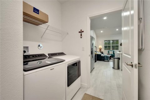 Снять в аренду виллу или дом в Дейтона-Бич, Флорида 9 комнат, 121.52м2, № 1899665 - фото 29