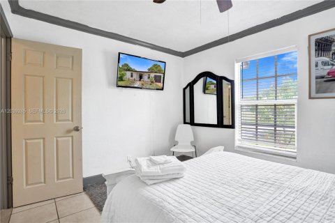 House in North Lauderdale, Florida 3 bedrooms, 109.44 sq.m. № 2086597 - photo 20