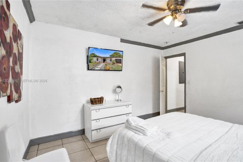 House in North Lauderdale, Florida 3 bedrooms, 109.44 sq.m. № 2086597 - photo 25