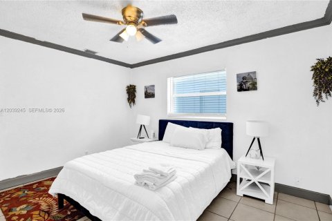 House in North Lauderdale, Florida 3 bedrooms, 109.44 sq.m. № 2086597 - photo 24