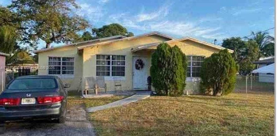 House in West Park, Florida 3 bedrooms, 106.65 sq.m. № 1967035