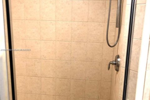 Copropriété à louer à Sunny Isles Beach, Floride: 1 chambre, 92.9 m2 № 1874540 - photo 29