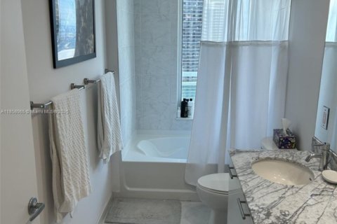 Condo in Miami, Florida, 1 bedroom  № 1888927 - photo 8