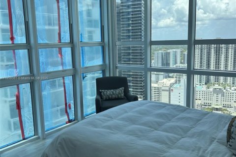 Condo in Miami, Florida, 1 bedroom  № 1888927 - photo 4