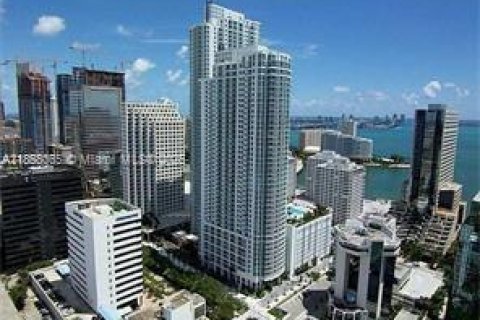 Condo in Miami, Florida, 1 bedroom  № 1888927 - photo 1