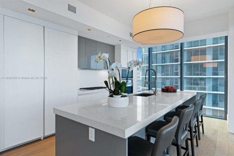 Condominio en venta en Miami, Florida, 3 dormitorios, 252.69 m2 № 1836640 - foto 10