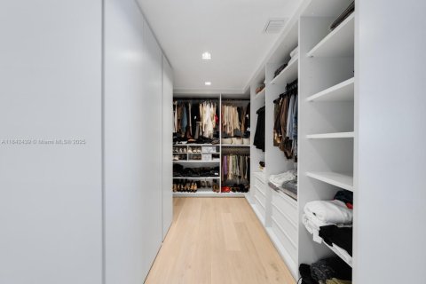 Condominio en venta en Miami, Florida, 3 dormitorios, 252.69 m2 № 1836640 - foto 28