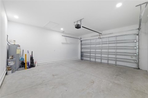 House in Tampa, Florida 4 bedrooms, 179.02 sq.m. № 2122698 - photo 19