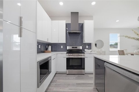 Villa ou maison à vendre à Tampa, Floride: 4 chambres, 179.02 m2 № 2122698 - photo 10
