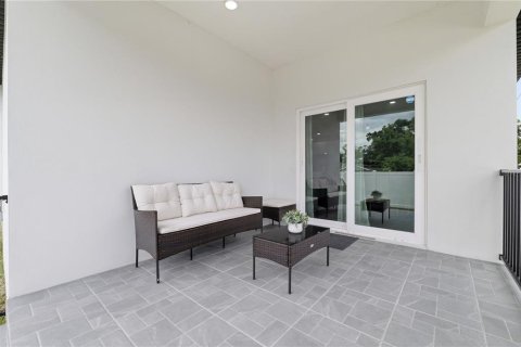 House in Tampa, Florida 4 bedrooms, 179.02 sq.m. № 2122698 - photo 30