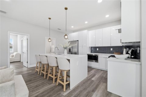 Villa ou maison à vendre à Tampa, Floride: 4 chambres, 179.02 m2 № 2122698 - photo 7