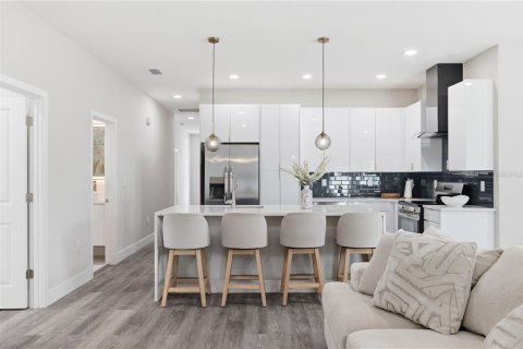 Villa ou maison à vendre à Tampa, Floride: 4 chambres, 179.02 m2 № 2122698 - photo 9