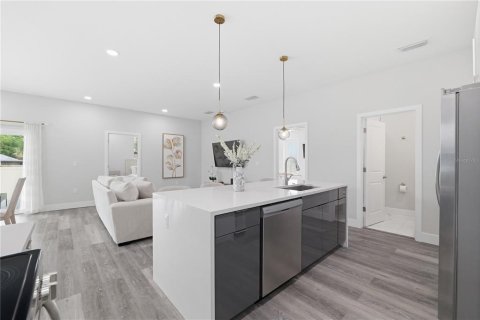 Villa ou maison à vendre à Tampa, Floride: 4 chambres, 179.02 m2 № 2122698 - photo 6