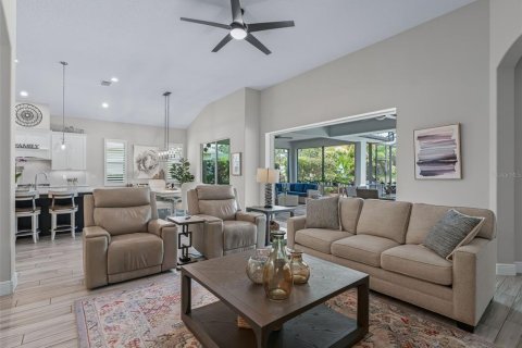 Casa en venta en Lady Lake, Florida, 4 dormitorios, 242.94 m2 № 2381213 - foto 25