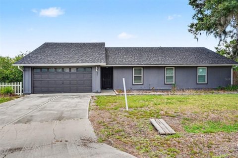 House in Lakeland, Florida 4 bedrooms, 173.54 sq.m. № 2091731
