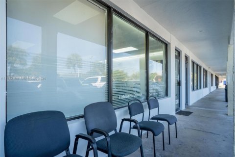 Immobilier commercial à vendre à Pembroke Pines, Floride № 2079804 - photo 3